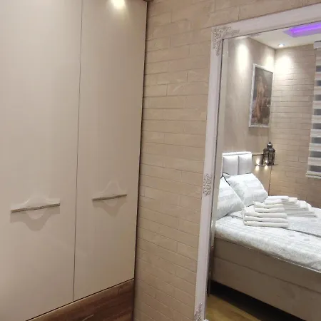 S33 Pekovic 公寓 *