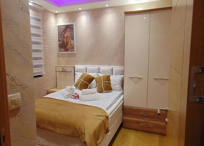 S33 Pekovic Apartment *